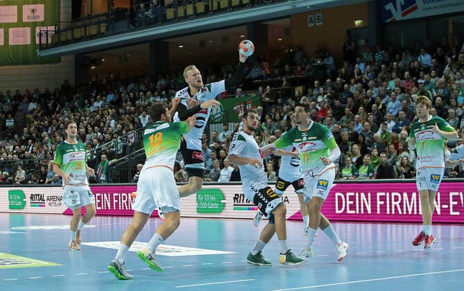 23 11 2019, xovx, Handball Bundesliga, HSG Wetzlar TSV GWD Minden emspor, Attack Minden, v l Olle Forsell Schefvert HSG Wetzlar , Nils Torbruegge HSG Wetzlar , Christoffer Rambo GWD Minden , Lucas Meister GWD Minden , Stefan Cavor HSG Wetzlar , Kristian Bjoernsen HSG Wetzlar , Aktion DFL DFB REGULATIONS PROHIBIT ANY USE OF PHOTOGRAPHS as IMAGE SEQUENCES and or QUASI VIDEO Wetzlar