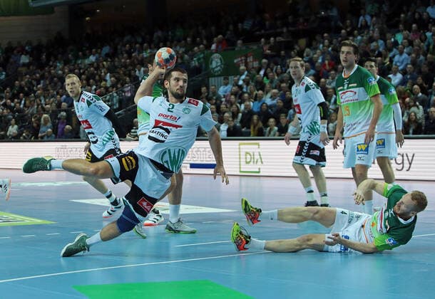 23 11 2019, xovx, Handball Bundesliga, HSG Wetzlar TSV GWD Minden emspor, Attack Minden, v l Christoffer Rambo GWD Minden , Nils Torbruegge HSG Wetzlar , Lucas Meister GWD Minden , Marian Michalczik GWD Minden , Olle Forsell Schefvert HSG Wetzlar , Stefan Kneer HSG Wetzlar , Aktion DFL DFB REGULATIONS PROHIBIT ANY USE OF PHOTOGRAPHS as IMAGE SEQUENCES and or QUASI VIDEO Wetzlar