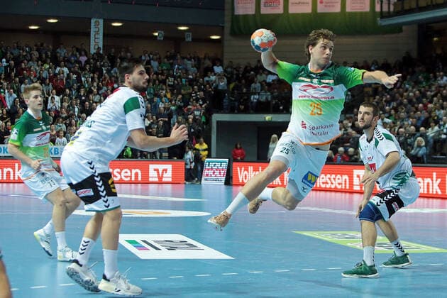 23 11 2019, xovx, Handball Bundesliga, HSG Wetzlar TSV GWD Minden emspor, v l Viggo Kristjansson HSG Wetzlar , Savvas Savvas GWD Minden , Olle Forsell Schefvert HSG Wetzlar , Lucas Meister GWD Minden , Aktion DFL DFB REGULATIONS PROHIBIT ANY USE OF PHOTOGRAPHS as IMAGE SEQUENCES and or QUASI VIDEO Wetzlar