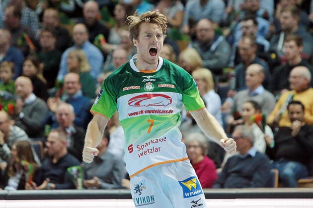 23 11 2019, xovx, Handball Bundesliga, HSG Wetzlar TSV GWD Minden emspor, Attack Minden, Jubilee at Kristian Bjoernsen HSG Wetzlar , Freisteller DFL DFB REGULATIONS PROHIBIT ANY USE OF PHOTOGRAPHS as IMAGE SEQUENCES and or QUASI VIDEO Wetzlar