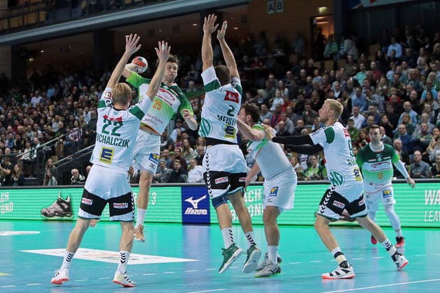23 11 2019, xovx, Handball Bundesliga, HSG Wetzlar TSV GWD Minden emspor, v l Marian Michalczik GWD Minden , Olle Forsell Schefvert HSG Wetzlar , Lucas Meister GWD Minden , Nils Torbruegge HSG Wetzlar , Christoffer Rambo GWD Minden , Filip Mirkulovski HSG Wetzlar , Aktion DFL DFB REGULATIONS PROHIBIT ANY USE OF PHOTOGRAPHS as IMAGE SEQUENCES and or QUASI VIDEO Wetzlar