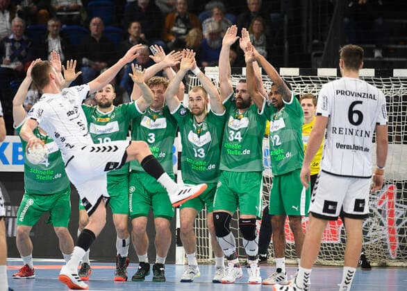 Dieter Freiwurf von Nikola Bilyk THW Kiel, 53 , Handball Bundesliga, Liqui Moly HBL, Men, 14 Matchday, THW Kiel vs SC DHfK Leipzig, 24 11 19 Kiel Sparkassen Arena Schleswig Holstein Germany