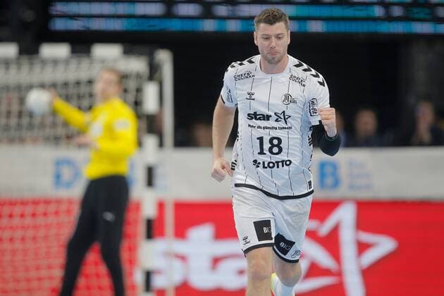 1 Handball Bundesliga THW Kiel SC DHfK Leipzig, Kiel, 24 11 2019 Goal jubilation jubilation goal scorer goal scorer Niclas Ekberg Kiel, 18 jubilates over his goal Copyright: xBEAUTIFULxSPORTS DRPx