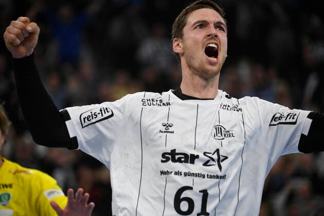 Hendrik Pekeler THW Kiel, 61 , Handball Bundesliga, Liqui Moly HBL, Men, 14 Matchday, THW Kiel vs SC DHfK Leipzig, 24 11 19 Kiel Sparkassen Arena Schleswig Holstein Germany