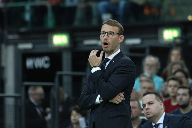 easy Credit BBL, Syntainics MBC vs Bayern Muenchen, 24 11 19 Season 2019 2020, easy Credit Basketball Bundesliga, BBL Syntainics MBC, Mitteldeutscher Basketball Club vs FC Bayern Muenchen on 24 11 2019 in the Quarterback Immobilien Arena Leipzig In the picture Chief Trainer, Head Coach Bjoern HARMSEN MBC Copyright: xBEAUTIFULxSPORTS JanxKaeferx