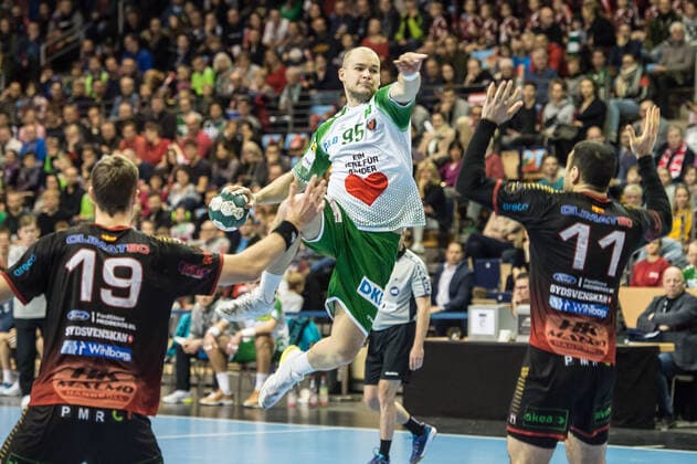 Paul Drux GER 95 Fuechse Berlin is sitting at 7 meter circle by action game scene landscape horizontal event event Fuechse Berlin vs. HK Malmö EHF Cup 3 round 2019 20 location place Max Schmeling Halle Berlin Germany Europe Date 24 11 2019 Stiehl Photography
