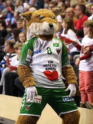24 11 2019, Berlin, Handball, EHF Cup, 3 Round, 6 Matchday, Return match, Max Schmeling Halle, Foxes Berlin vs. HK Malmö Mascot Fuchsi fires fans at Foxes Berlin HK Malmö