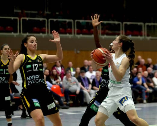 gsd zje Season 2019 20 Basketball Ladies Bundesliga DBBL flippo Baskets BG 74 inexio Royals Saarlouis Göttingens Jennifer Crowder on ball against Saarlouis Seraphina Asumah Kofoh and Corinna Dobroniak SPFhna8729
