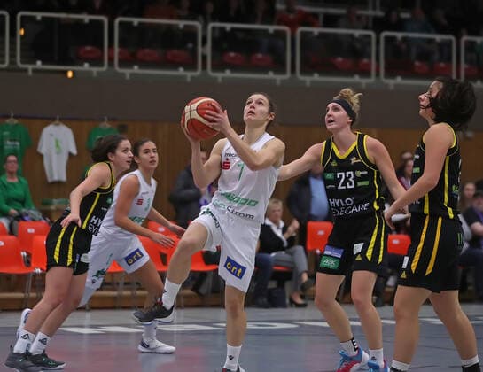 gsd zje Season 2019 20 Basketball Ladies Bundesliga DBBL flippo Baskets BG 74 inexio Royals Saarlouis Göttingens Jennifer Crowder on ball against Saarlouis Alison Gorrell SPFhna8729
