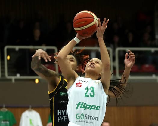 gsd zje Season 2019 20 Basketball Women Bundesliga DBBL flippo Baskets BG 74 inexio Royals Saarlouis Göttingens Cayla McMorris on ball against Saarlouis Caitlin Jenkins SPFhna8729