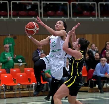 gsd zje Season 2019 20 Basketball Women Bundesliga DBBL flippo Baskets BG 74 inexio Royals Saarlouis Göttingens Cayla McMorris on ball against Saarlouis Andrea Andelova SPFhna8729