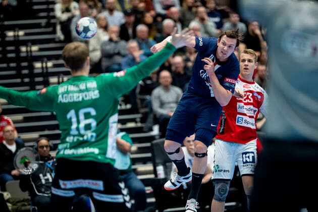 CL Mens Handball Aalborg Handball Paris Saint Germain in Jutlander Bank Arena in Aalborg on Sunday, November 24, 2019 Sander Sagosen 10 and Maalmand Mikael Aggefors 16 Aalborg, Aalborg,  Copyright: FotografxRenéxSchütze RenéxSchützex cop106 spdk20191124-174445-L