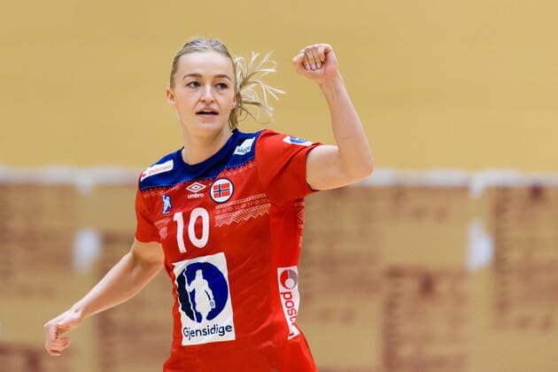 191126 Stine Bredal Oftedal of Norway celebrates during a friendly game between Sweden and Norway on November 26, 2019 in Fukuoka Photo Ludvig Thunman BILDBYRAN code LT 35682 bbeng handball women handball ladies sweden sweden norway training match practice game friendly game cheer,  Copyright: LUDVIGxTHUNMAN BB191126LT018