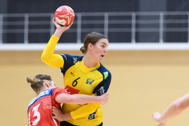 191126 Carin Strömberg of Sweden during a friendly game between Sweden and Norway on November 26, 2019 in Fukuoka Photo Ludvig Thunman BILDBYRAN code LT 35682 bbeng handball women handball ladies sweden sweden norway training match practice game friendship match,  Copyright: LUDVIGxTHUNMAN BB191126LT020