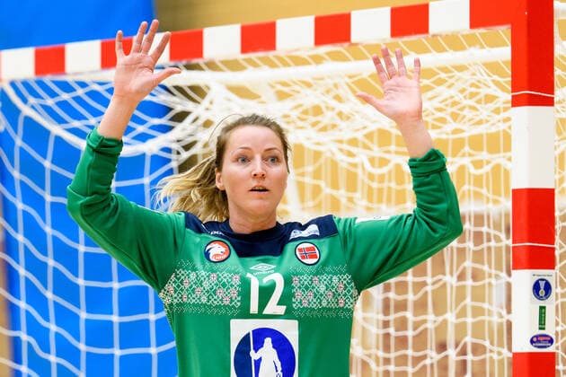 191126 Goalkeeper Silje Solberg of Norway during a friendly game between Sweden and Norway on November 26, 2019 in Fukuoka Photo Ludvig Thunman BILDBYRAN code LT 35682 bbeng handball women handball ladies sweden sweden norway training match practice game friendship match,  Copyright: LUDVIGxTHUNMAN BB191126LT037