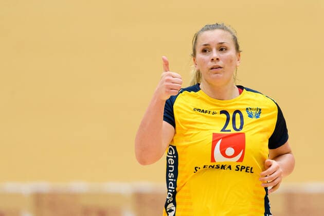 191126 Isabelle Gullden of Sweden celebrates during a friendly game between Sweden and Norway on November 26, 2019 in Fukuoka Photo Ludvig Thunman BILDBYRAN code LT 35682 bbeng handball women handball ladies sweden sweden norway training match practice game test match friendship cheer thumbs up,  Copyright: LUDVIGxTHUNMAN BB191126LT062