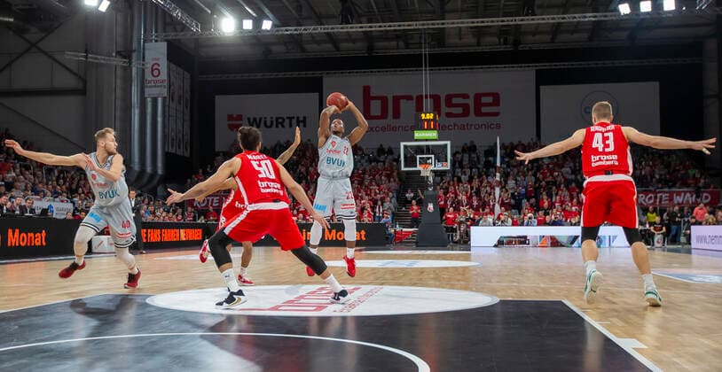 Germany, Bamberg, Brose Arena, 26 11 2019, Brose Bamberg vs s Oliver Wuerzburg, Basketball Picture v l Lucas Fischer s Oliver Wuerzburg , Nelson Weidemann Brose Bamberg , Assem Marei Brose Bamberg , Cameron Wells s Oliver Wuerzburg and Christian Sengfelder Brose Bamberg Copyright: HMBxMedia xHeikoxBecker