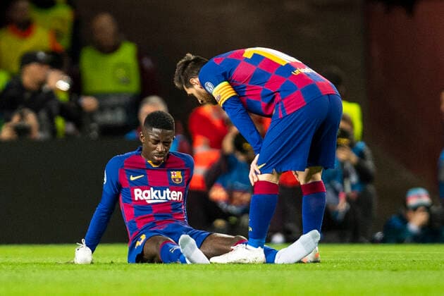 Football, Champions League, Season 2019 2020, 5 Matchday FC Barcelona Borussia Dortmund on 27 11 2019 at Camp Nou in Dortmund Spain Barcelonas Lionel Messi r consoles the injured Ousmane Dembele UEFA REGULATIONS PROHIBIT ANY USE OF PHOTOGRAPHS AS IMAGE SEQUENCES AND OR QUASI VIDEO Copyright: xKirchner Neundorfx