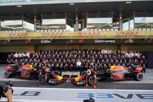 FORMULA 1 ETIHAD AIRWAYS ABU DHABI GRAND PRIX 2019 28 11 2019, Yas Marina Circuit, Abu Dhabi, FORMULA 1 ETIHAD AIRWAYS ABU DHABI GRAND PRIX 2019 , pictured group photo of Aston Martin Red Bull Racing with Dr Helmut Marko Red Bull , Christian Horner Red Bull , Max Verstappen NEL 33 , Aston Martin Red Bull Racing, Alexander Albon GBR 23 , Aston Martin Red Bull Racing nordphotoxBratic nph00250