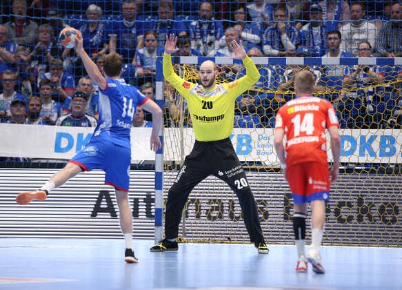 v l Bobby Schagen TBV Lemgo Lippe 14 , Mike Jensen HBW Balingen Weilstetten 20 , Oddur Gretarsson HBW Balingen Weilstetten 14 GER, Handball, 1 Bundesliga, TBV Lemgo Lippe vs. HBW Balingen Weilstetten, 28 11 2019 Lemgo Copyright: xStrohdiekx Eibner-Pressefotox EP_jsk