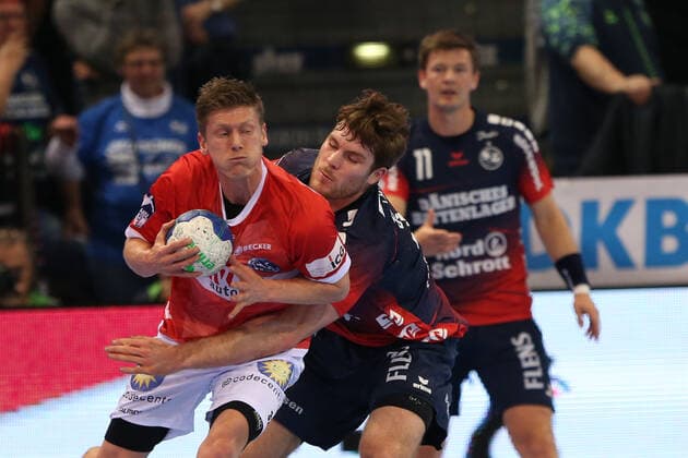SG Flensburg Handewitt vs. Bergischer HC, LIQUI MOLY Handball Bundesliga, 28 11 19 Flensburg Jeffrey Boomhouwer Bergischer HC, 32 vs. Johannes Golla SG Flensburg Handewitt, 04 Copyright: xBEAUTIFULxSPORTS MarioxM.xKobergx