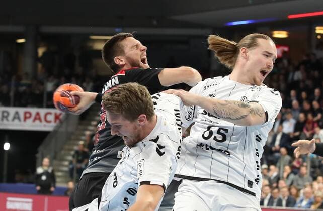 28 11 2019 Handball 1 Bundesliga LIQUI MOLY HBL Season 2019 2020 15 Matchday HC Erlangen Nuremberg Metropolitan Region HCE THW Kiel DaMa Magnus Landin Jacobsen 7, THW Kiel Sime Ivic 19, HC Erlangen HCE Lukas Nilsson 65, THW Kiel