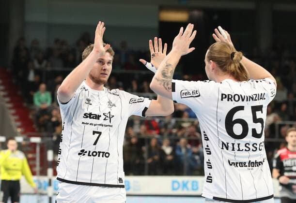 28 11 2019 Handball 1 Bundesliga LIQUI MOLY HBL Season 2019 2020 15 Matchday HC Erlangen Nuremberg Metropolitan Region HCE THW Kiel DaMa Joy Jubel Magnus Landin Jacobsen 7, THW Kiel Lukas Nilsson 65, THW Kiel Clap off