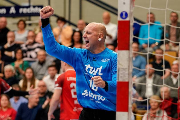 Gorazd Skof Goalkeeper, The Owls, 16 , Jubilee, cheer, celebration, joy, confident, optimistic, game scene, action, action, 28 11 2019, Ludwigshafen am Rhein Germany , Handball, Bundesliga, TSG Ludwigshafen Friesenheim The Owls SC Magdeburg xozx