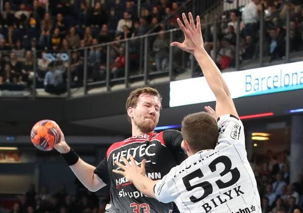 28 11 2019 Handball 1 Bundesliga LIQUI MOLY HBL Season 2019 2020 15 Matchday HC Erlangen Nuremberg Metropolitan Region HCE THW Kiel DaMa Nikolai Link 33, HC Erlangen HCE Nikola Bilyk 53, THW Kiel