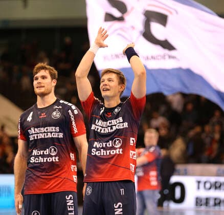 Photo Cheers after the final whistle with Lasse Svan Flensburg and Johannes Golla Handball Men 1 Bundesliga Do 28 11 2019 SG Flensburg Bergischer HC