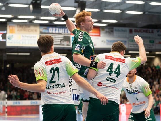 Nicolai Theilinger Frisch Auf Goeppingen 03 vs Lenny Rubin HSG Wetzlar 44 and Emil Frend Öfors HSG Wetzlar 21 , Frisch Auf Göppingen vs HSG Wetzlar, 1 Bundesliga, Handball, Men, 28 11 2019 Frisch Auf Göppingen vs HSG Wetzlar, 1 Bundesliga, Handball, Men, 28 11 2019 Göppingen Copyright: xEibner-Pressefotox EP_mst
