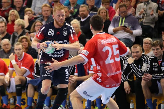 SG Flensburg Handewitt vs Bergischer HC, LIQUI MOLY Handball Bundesliga, 28 11 19 Flensburg Jim Gottfridsson SG Flensburg Handewitt, 24 against Ragnar Johannsson Bergischer HC, 25 Copyright: xBEAUTIFULxSPORTS MarioxM.xKobergx
