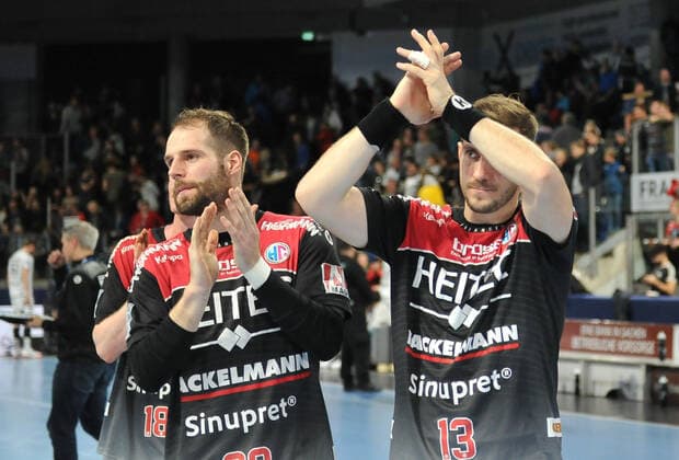 28 11 2019 Handball 1 Bundesliga Liqui Moly HBL Season 2019 2020 15 Matchday HC Erlangen Metropolregion Nürnberg HCE THW Kiel OGo Nico Büdel 20, HC Erlangen Michael Haaß Haass 13, HC Erlangen HCE after end of match