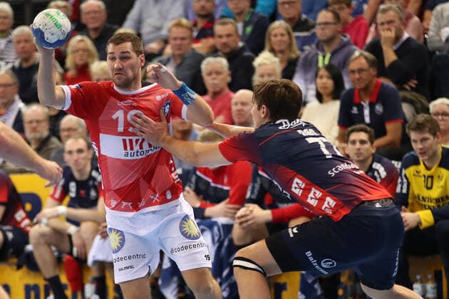 SG Flensburg Handewitt vs. Bergischer HC, LIQUI MOLY Handball Bundesliga, 28 11 19 Flensburg Tomas Babak Bergischer HC, 19 vs. Magnus Roed SG Flensburg Handewitt, 77 Copyright: xBEAUTIFULxSPORTS MarioxM.xKobergx