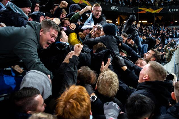 Bilder des Jahres 2019, Sport 11 November 191128 Erdal Rakip and Markus Rosenberg of Malmö FF celebrate with supporters after 4-3 during the Europa league match between Malmö FF and Dynamo Kiev on November 28, 2019 in Malmö. Photo: Petter Arvidson BILDBYRAN kod PA 92394 bbeng fotboll fotball football europa league soccer Malmö FF Dynamo Kiev jubel publik *** 191128 Erdal Rakip and Markus Rosenberg of Malmö FF celebrate with supporters after 4 3 during the Europa League match between Malmö FF and Dynamo Kiev on November 28, 2019 in Malmö Photo Petter Arvidson BILDBYRAN kod PA 92394 bbeng football football football europa league soccer Malmö FF Dynamo Kiev cheers crowd,  Copyright: PETTERxARVIDSON BB191128PA089