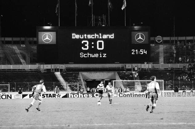 DFB Germany Switzerland Germany, Stuttgart, 19 12 1990, football, FIFA international, DFB Germany Switzerland 4 0 Scoreboard