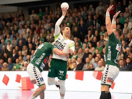 Filip Mirkulovski HSG Wetzlar 13 vs. Ivan Sliskovic Frisch Auf Goeppingen 19 , Frisch Auf Göppingen vs. HSG Wetzlar, 1 Bundesliga, Handball, Men, 28 11 2019 Frisch Auf Göppingen vs. HSG Wetzlar, 1 Bundesliga, Handball, Men, 28 11 2019 Göppingen Copyright: xEibner-Pressefotox EP_mst