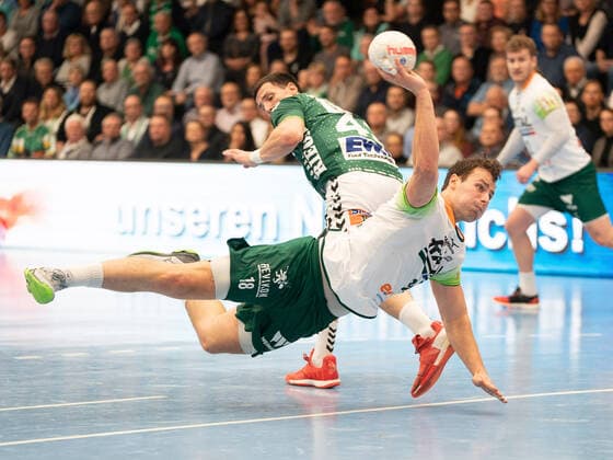 Nils Torbrügge HSG Wetzlar 18 vs. Nemanja Zelenovic Frisch Auf Goeppingen 42 , Frisch Auf Göppingen vs. HSG Wetzlar, 1 Bundesliga, Handball, Men, 28 11 2019 Frisch Auf Göppingen vs. HSG Wetzlar, 1 Bundesliga, Handball, Men, 28 11 2019 Göppingen Copyright: xEibner-Pressefotox EP_mst