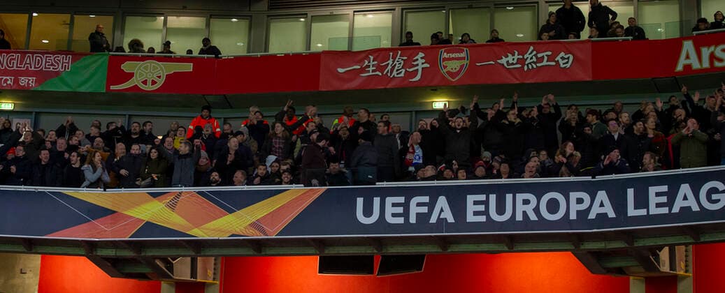 Great Britain, London, Emirates Stadium, 28 11 2019, Arsenal FC vs Eintracht Frankfurt, football, UEFA Europa League Picture v l Frankfurt fans in London cheer for victory Copyright: HMBxMedia xHeikoxBecker
