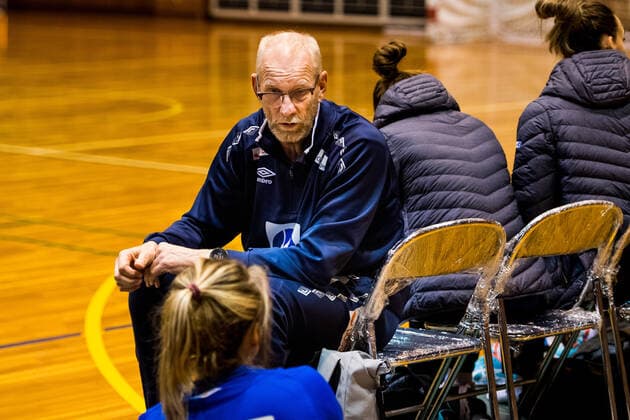 191129 Mats Olsson, goalkeeper coach of Norway during a practice ahead of the Women s World Handball Championship on November 29, 2019 in Kumamoto Photo Ludvig Thunman BILDBYRAN kod LT 35687 bbeng dam women handball handboll world handball championship 2019 norge norway pratice handball,  Copyright: LUDVIGxTHUNMAN BB191129LT053