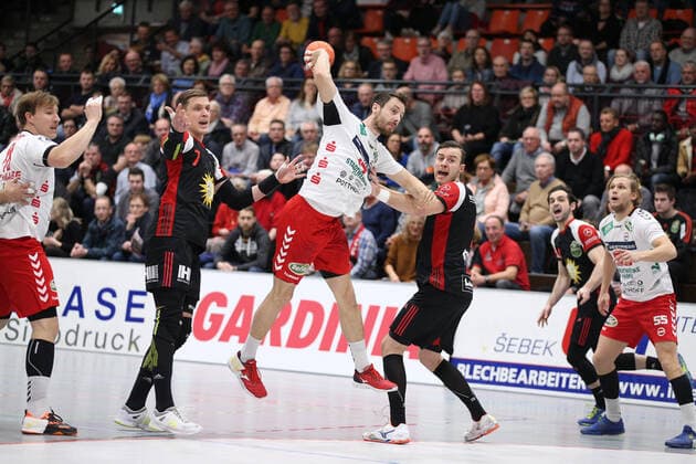 v l Patryk Walczak TuS N Luebbecke 7 , Soeren Suedmeier ASV Hamm Westfalen 17 , Moritz Schade TuS N Luebbecke 25 GER, Handball, 2 Bundesliga, TuS N Luebbecke against ASV Hamm Westfalen, 29 11 2019 Luebbecke Copyright: xStrohdiekx Eibner-Pressefotox EP_jsk
