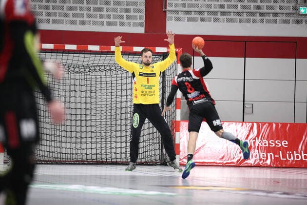 v l Felix Storbeck ASV Hamm Westfalen 1 , Jens Bechtloff TuS N Luebbecke 8 GER, Handball, 2 Bundesliga, TuS N Luebbecke against ASV Hamm Westfalen, 29 11 2019 Luebbecke Copyright: xStrohdiekx Eibner-Pressefotox EP_jsk