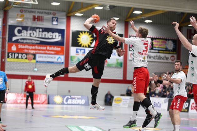 v l Marian Orlowski TuS N Luebbecke 29 , Fabian Huesmann ASV Hamm Westfalen 3 GER, Handball, 2 Bundesliga, TuS N Luebbecke against ASV Hamm Westfalen, 29 11 2019 Luebbecke Copyright: xStrohdiekx Eibner-Pressefotox EP_jsk