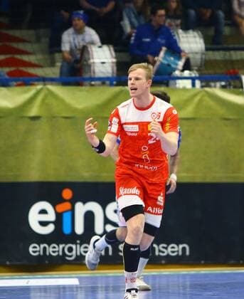 In Jubelpose Lucas Firnhaber Essen Handball 2 League 2019 20 EHV Aue TuSEM Essen 34 28 am 29 11 2019 EHV Aue TuSEM Essen