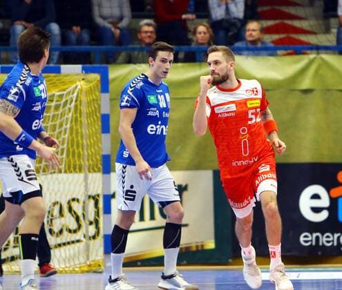 In Jubelpose Tom Skroblien Essen Handball 2 League 2019 20 EHV Aue TuSEM Essen 34 28 am 29 11 2019 EHV Aue TuSEM Essen