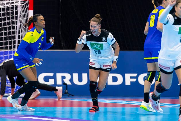 Handball, Women WM 2019, preliminary round, Group B, 1 matchday , Germany Brazil v li Tamires Araujo Brazil , Emily Boelk Bölk Germany Thueringer HC Jubel Freude Emotion Yamaga City Overall Gymnasium Kumamoto Japan