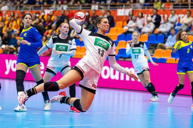 Handball, Women WM 2019, preliminary round, Group B, 1 matchday , Germany Brazil Julia Behnke Germany Rostov Don Yamaga City Overall Gymnasium Kumamoto Japan
