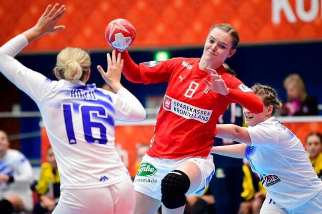 Denmark meets Australia, in the preliminary round in Group B, during the Womens Handball World Cup at Kumamoto Prefectural Gymnasium in Japan, Saturday November 30, 2019, Kumamoto,  Copyright: BoxAmstrupx cop222 spdk20191130-123811-L