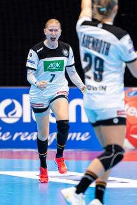 Handball, Women WM 2019, preliminary round, Group B, 1 matchday , Germany Brazil Meike Schmelzer Germany Thueringer HC Jubel Freude Freude Emotion Torjubel Torschuetze Torschütze Yamaga City Overall Gymnasium Kumamoto Japan