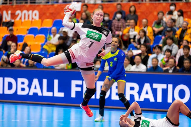 Handball, Women WM 2019, preliminary round, Group B, 1 matchday , Germany Brazil Meike Schmelzer Germany Thueringer HC Yamaga City Overall Gymnasium Kumamoto Japan
